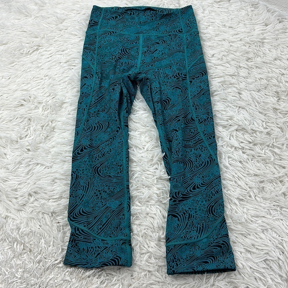 Lululemon In Movement Crop *Everlux 19" Kitakami Spirit Green Black